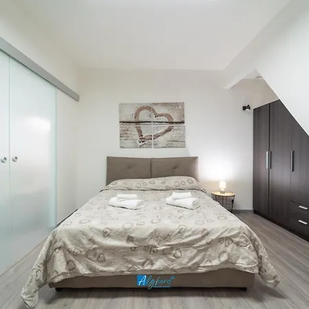 Center White Apartment
